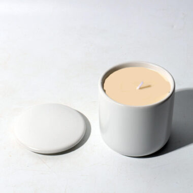 Alt：Creative Macaron Ceramic Candle Jar Manufacturer with Lid